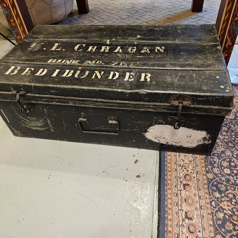 INDUSTRIAL STORAGE TRUNKS