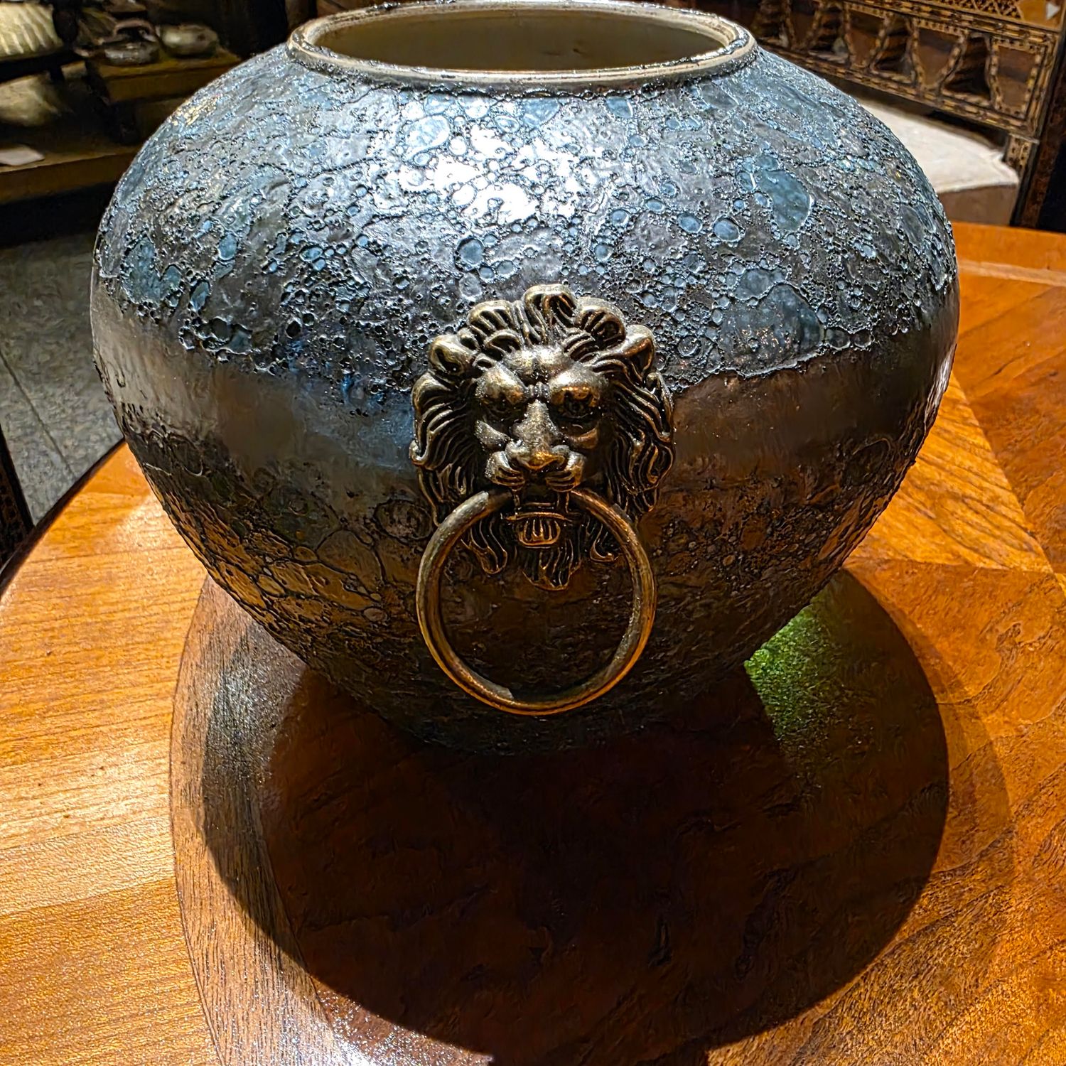 SMALL VASE METALLIC EFFECT LIGHT BLUE AND BRONZED TONED LION HEAD WITH RING HANDLE