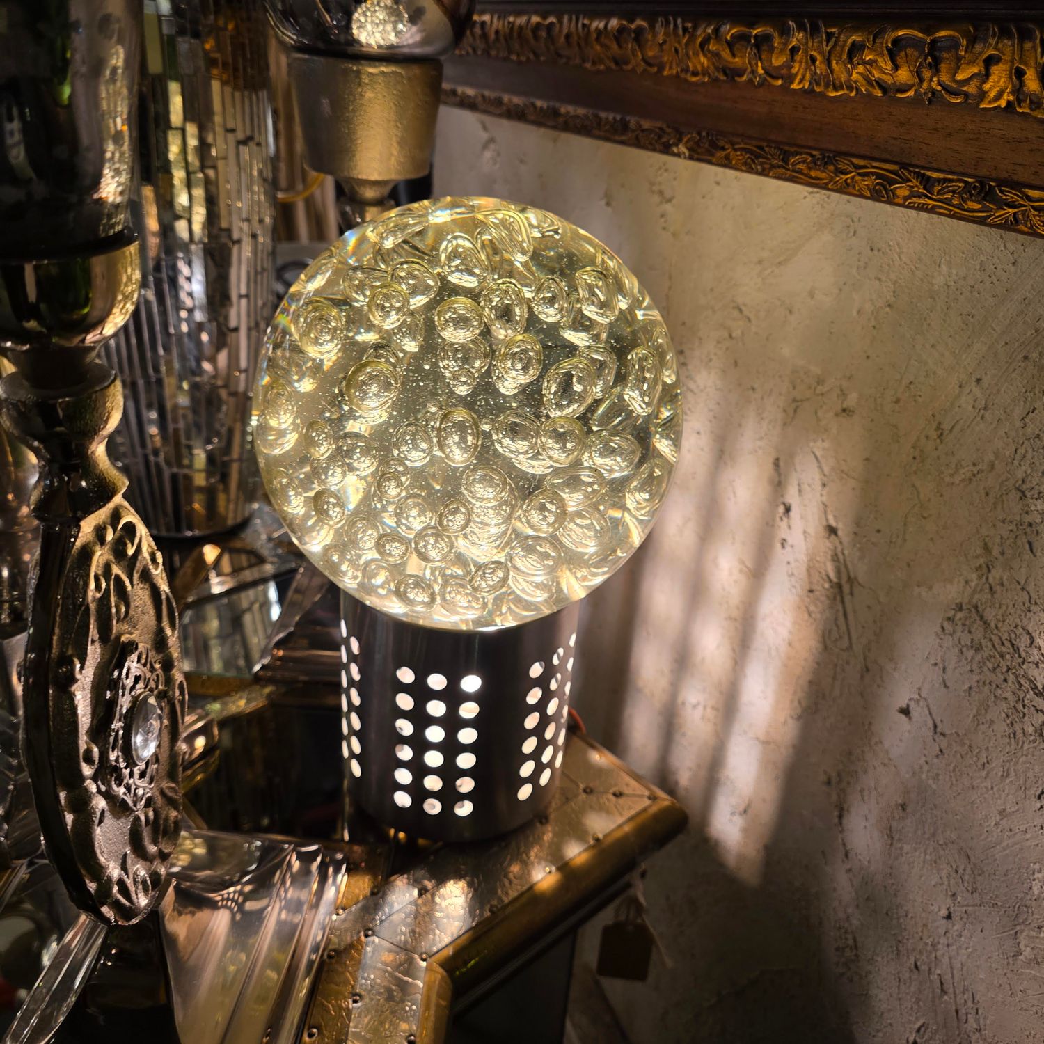 ROUND BUBBLE GLASS LAMP