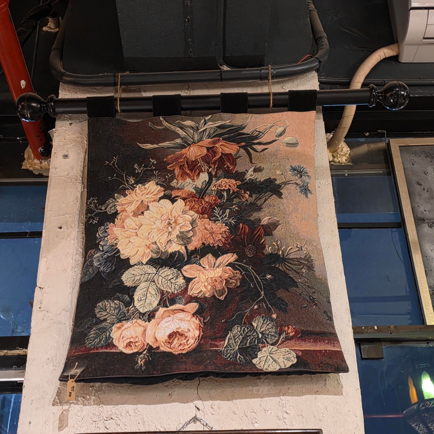 LUSH BOUQUET FLOWERS TAPESTRY