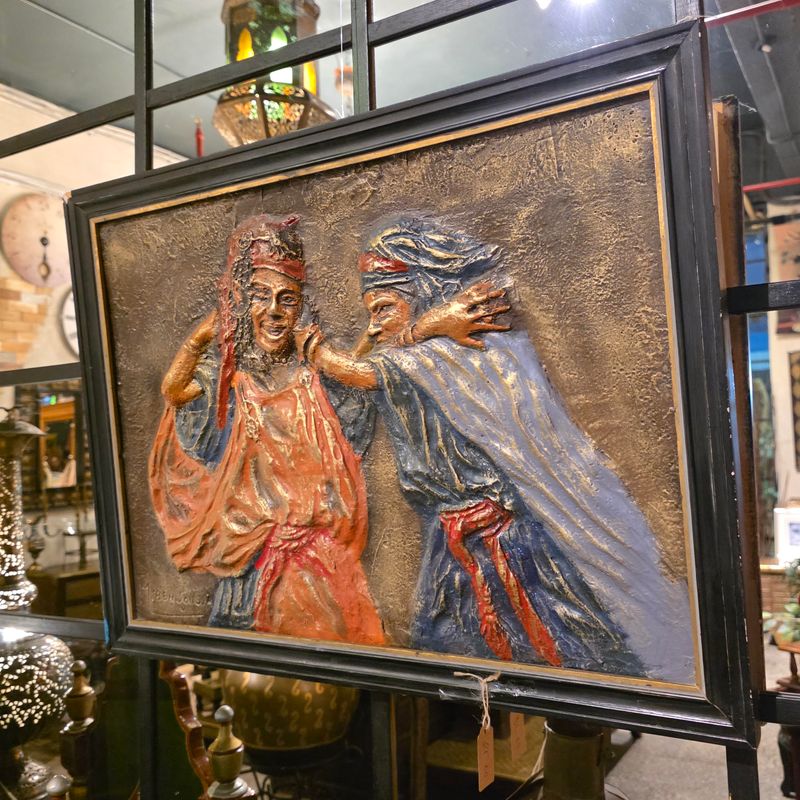 THREE DIMENTIONAL  TWO FIGURES ART WORK