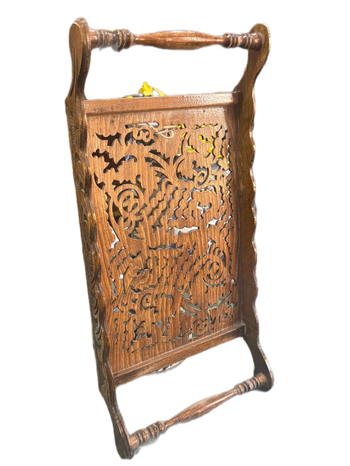 VINTAGE CARVED WOOD SERBING TRAY WITH DECORATIVE ORNATE DESIGN