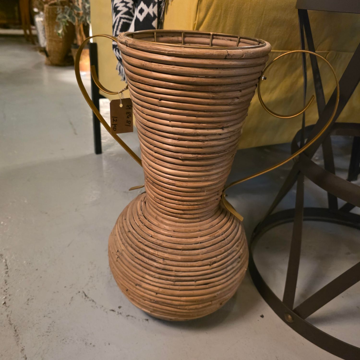 RATTAN VASE PLANT POT
