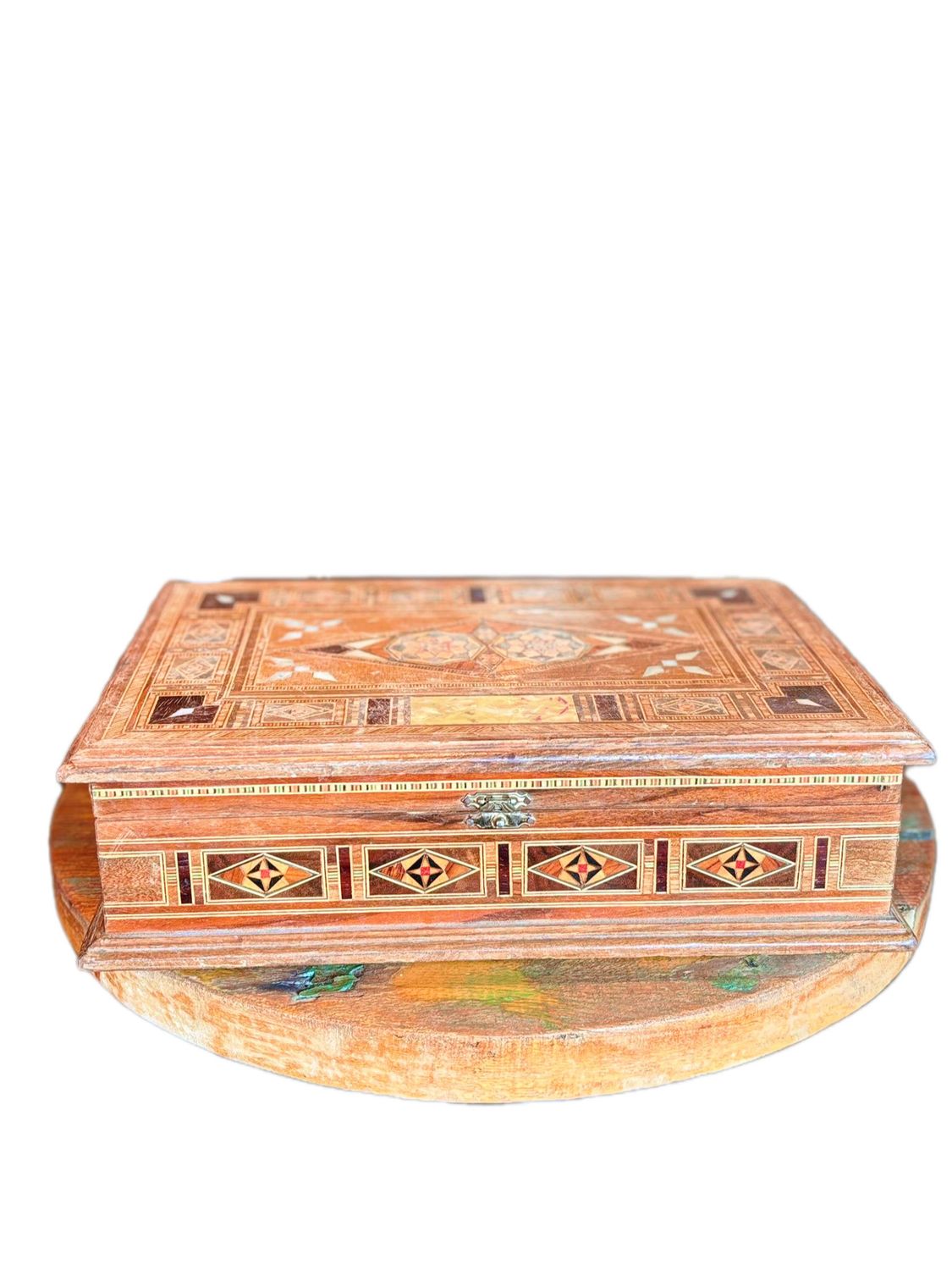 VINTAGE MIDDLE EASTERN HANDCRAFTED WOODEN BOX