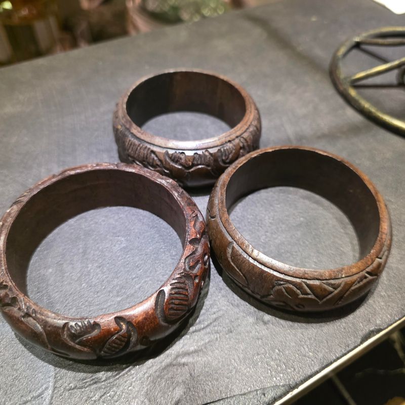 HAND CARVED WOOD BANGLE BRACELT