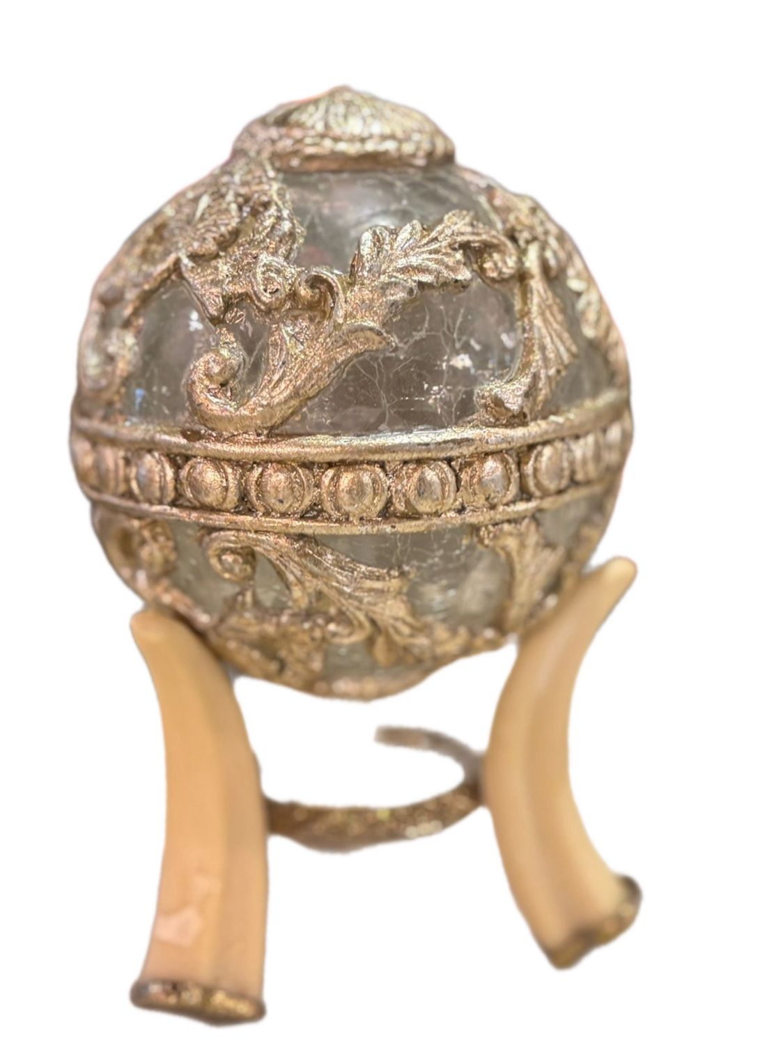 DECORATIVE CRACKED GLASS SPHERE OR CRYSTAL BALL