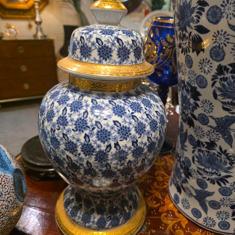 BLUE AND WHITE PORCELAIN  JAR WITH GOLD TRIM