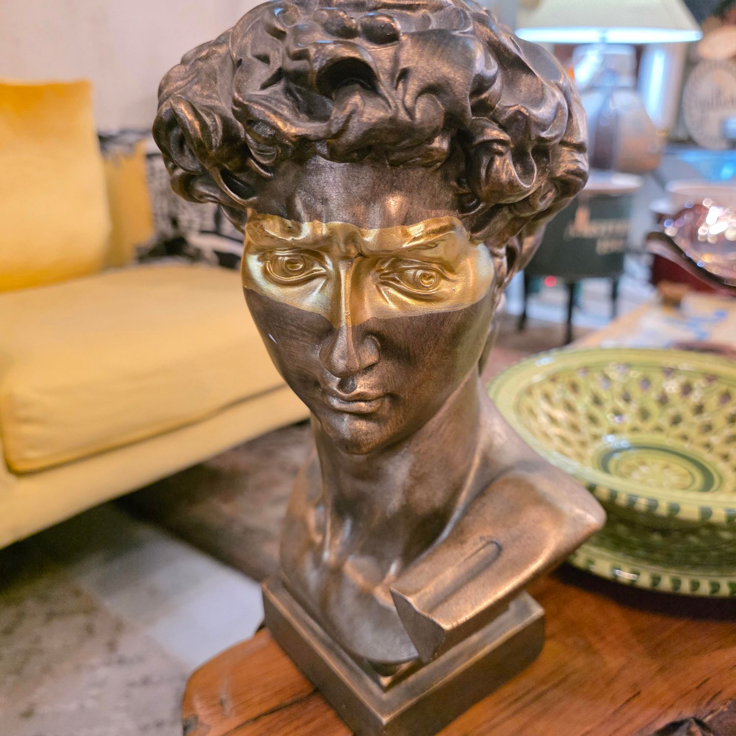 DECORATIVE BUST STATUE INSPIRED BY MICHAEL ANGELO DAVID