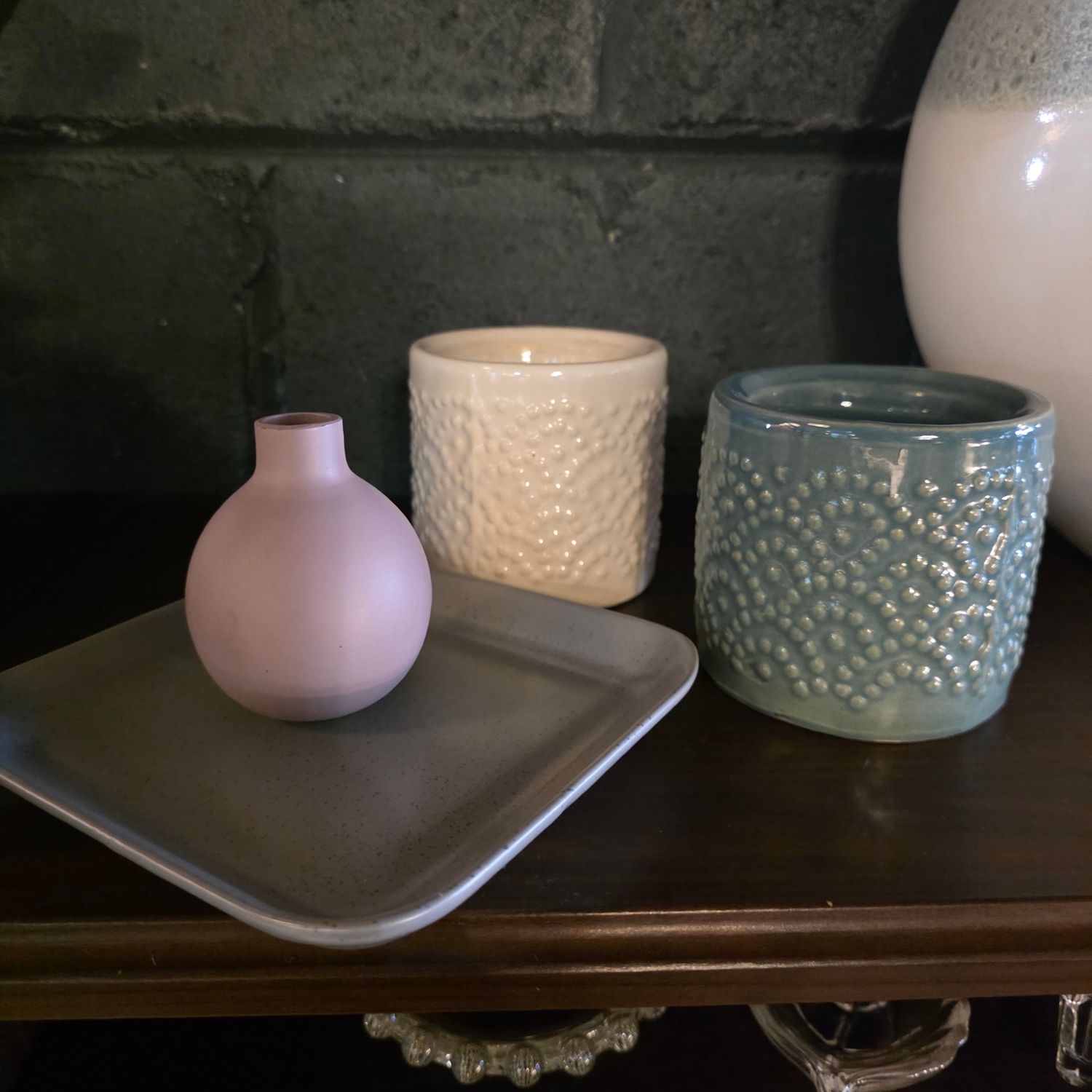 ASSORTED CERAMIC DECORATIVE