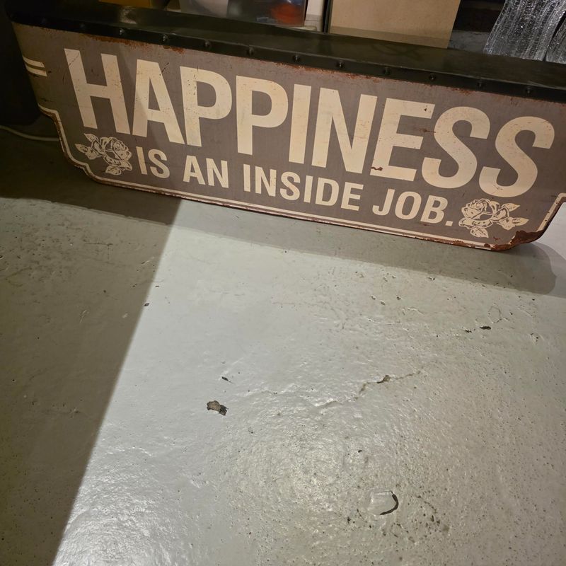 METAL WALL PLAQUE QUOTE HAPPINESS