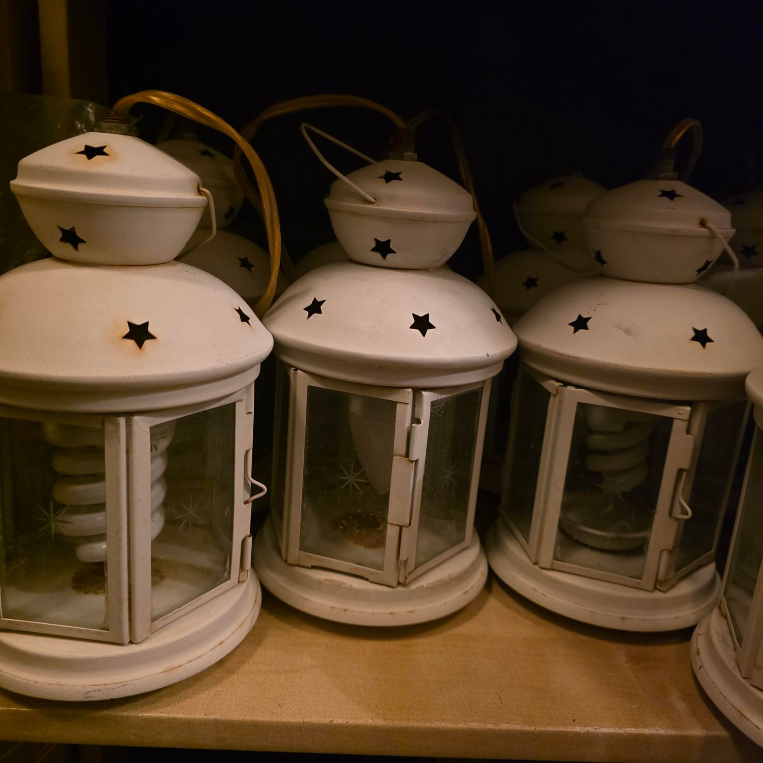 WHITE METAL GLASS LANTERN