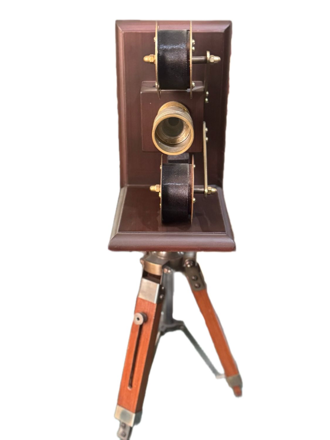 DECORATIVE REPRODUCTION OF AN ANTIQUE FILM PROJECTOR