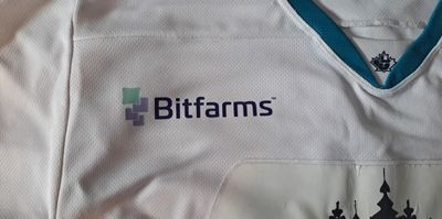 Commanditaire sur uniforme