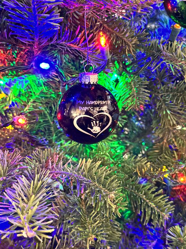 Personalized Laser-Engraved Glass Ornaments – A Timeless Keepsake
