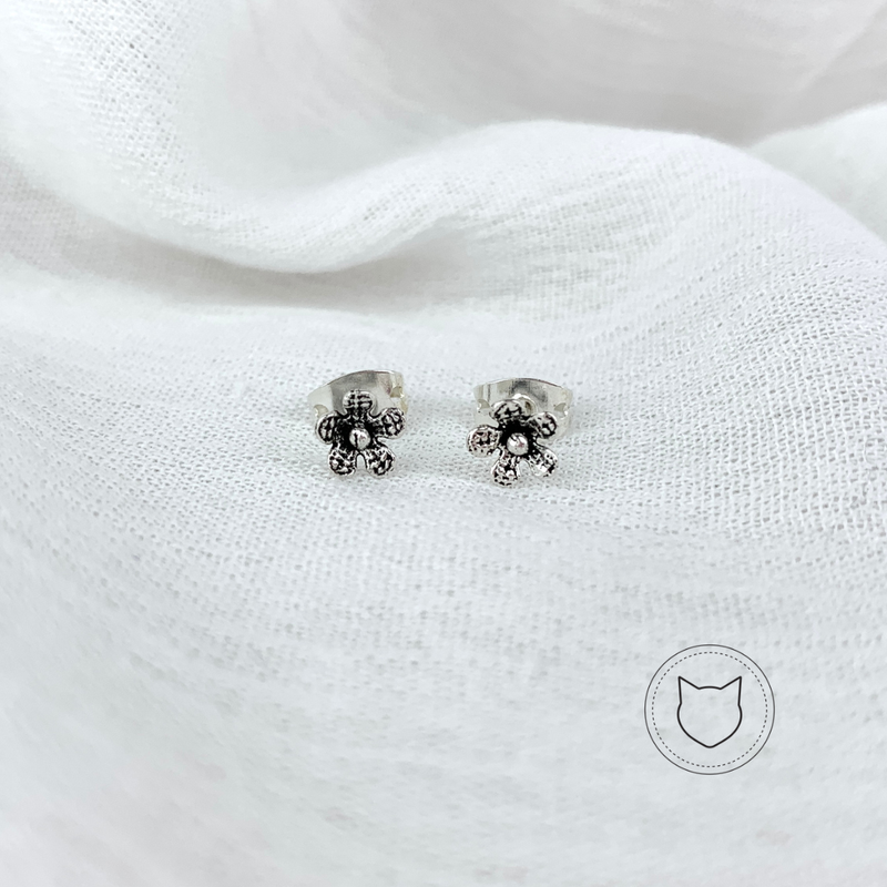 ARETE DE PLATA 925 FLOR AÑEJADA AR0794M36