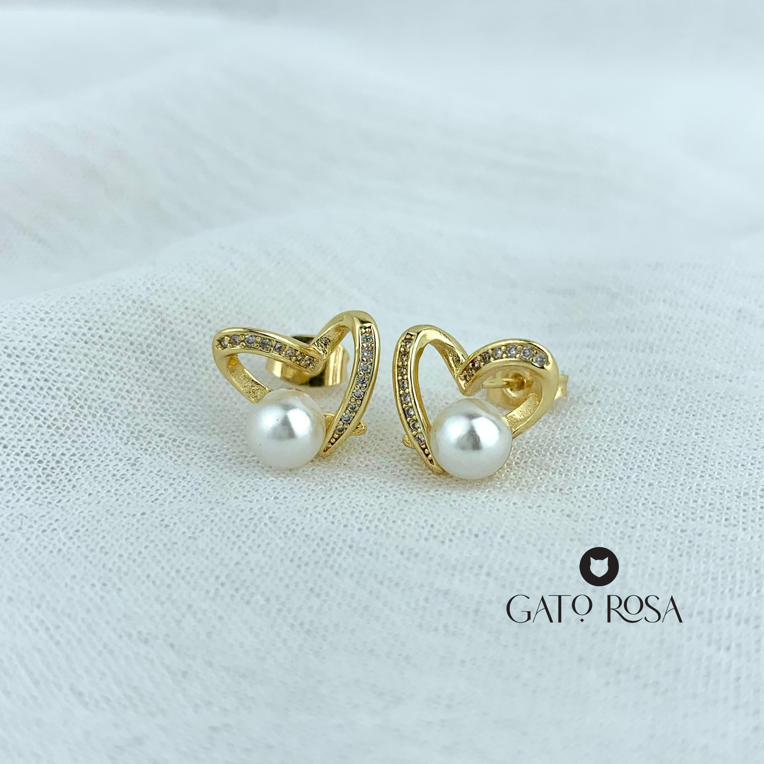 ARETES BAÑO DE ORO CORAZÓN, PERLAS Y CRISTALES AR2465G28