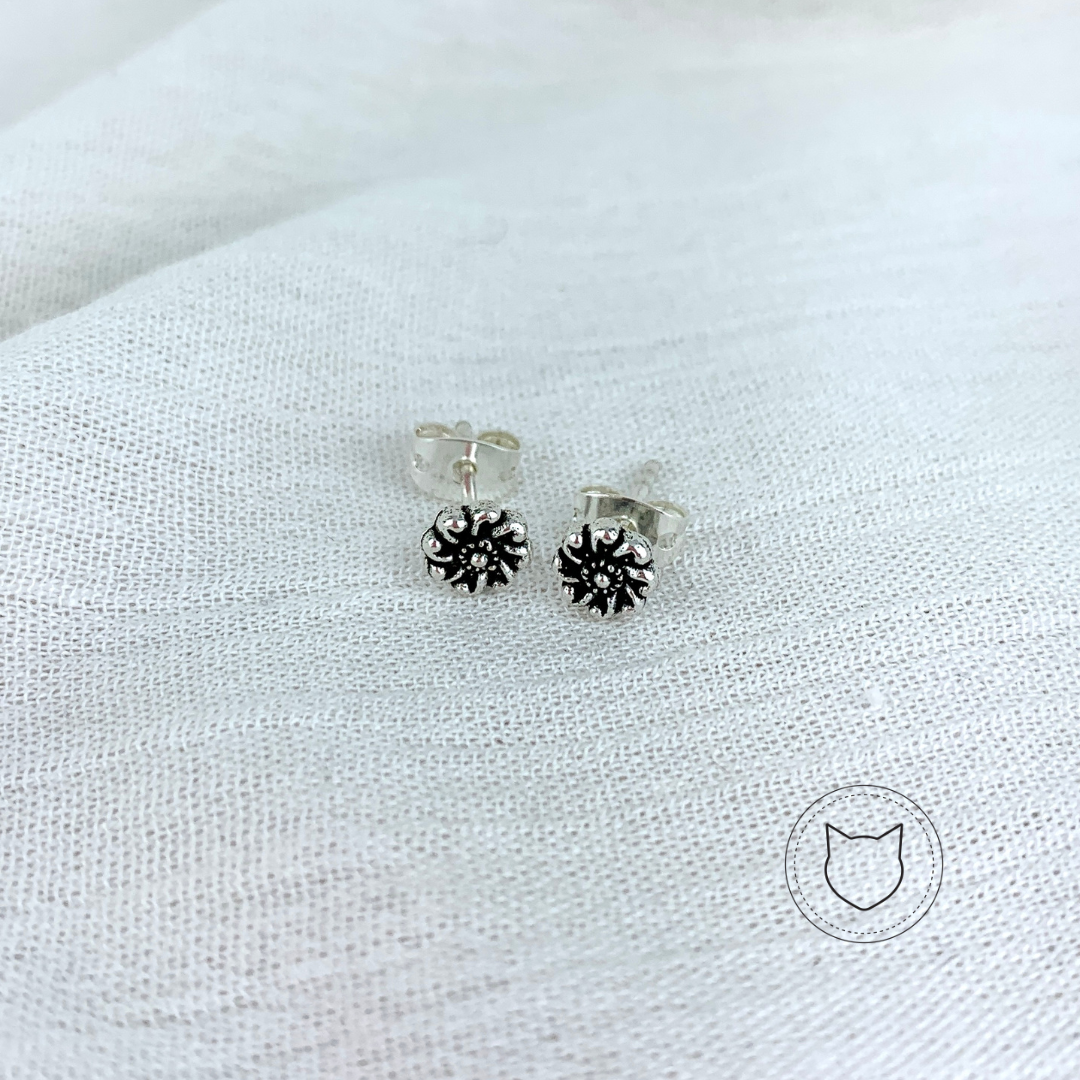 ARETE DE PLATA 925 FLOR AÑEJADA AR0796M36