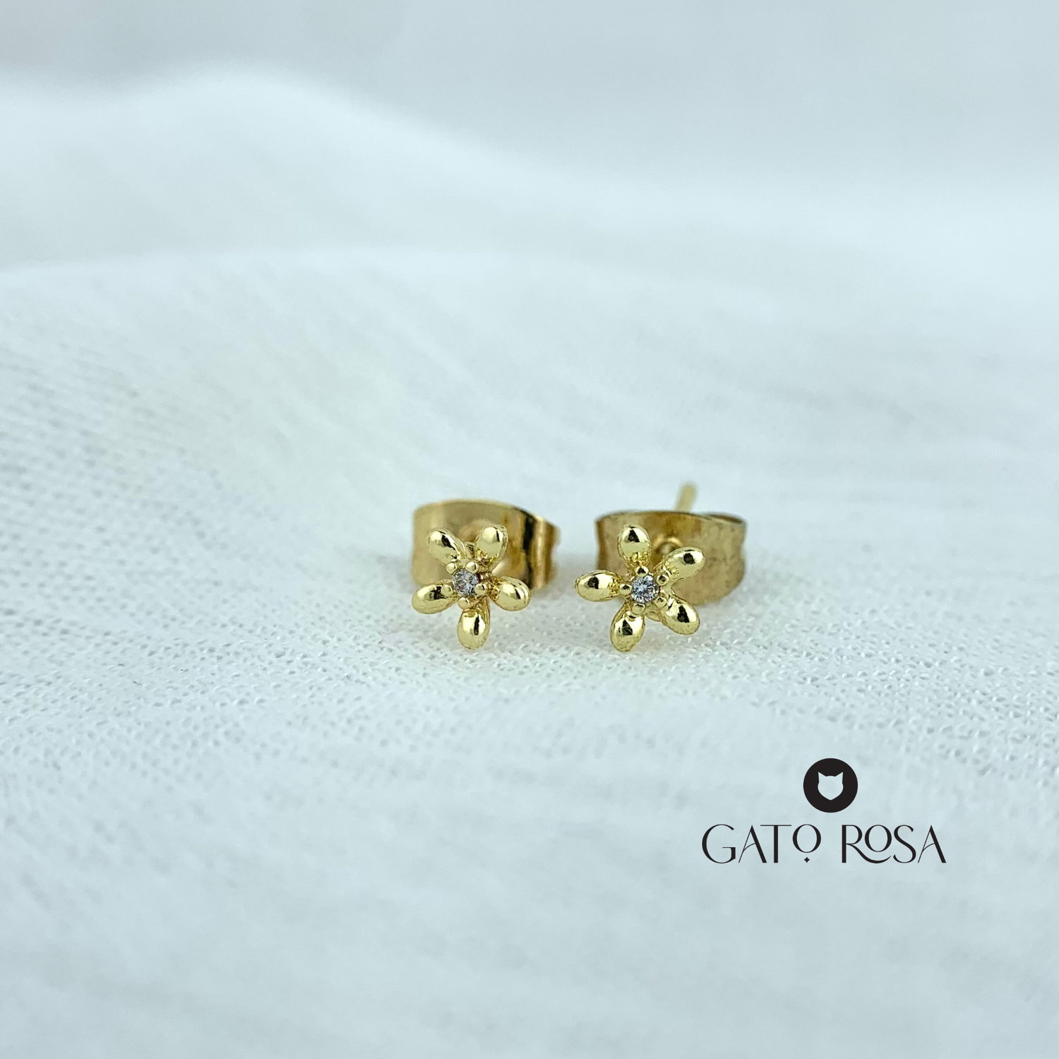 ARETES ESTRELLA CON BOLITAS BAÑO DE ORO AR2490G21