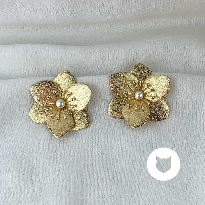 ARETES DE ACERO INOXIDABLE FLOR Y PERLA SINTÉTICA AR2799G15