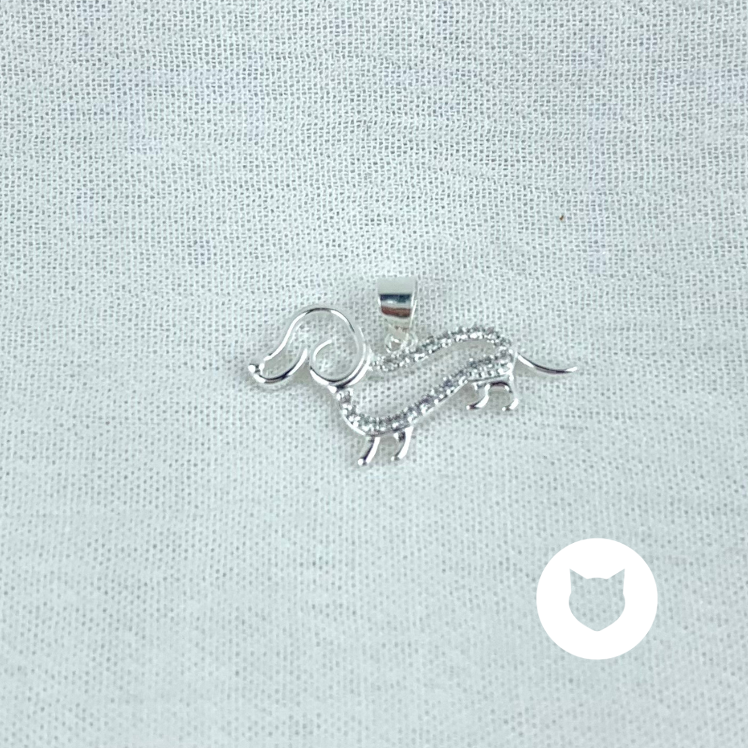 DIJE PERRO SALCHICHA PLATA 925 Y CRISTALES