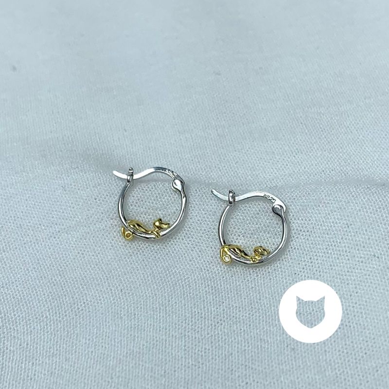 ARGOLLAS DE PLATA 925 CON BAÑO DE ORO GATO AG1735L28