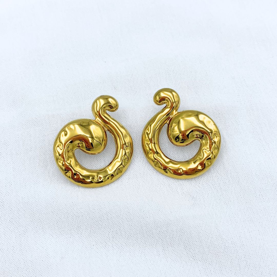 ARETES ACERO MARTILLADO EN ESPIRAL AR2609G56 ARETES ACERO MARTILLADO EN ESPIRAL AR2609G56