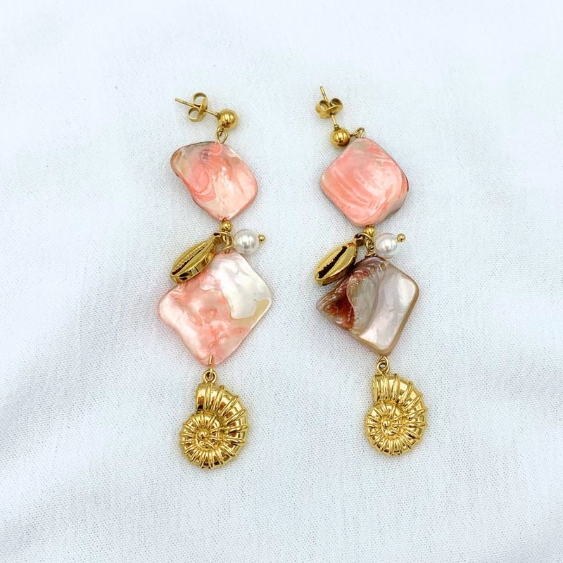 ARETES DE NACAR ROSA Y CARACOLES AL FINAL  AR2965G41 ARETES DE NACAR ROSA Y CARACOLES AL FINAL  AR2965G41