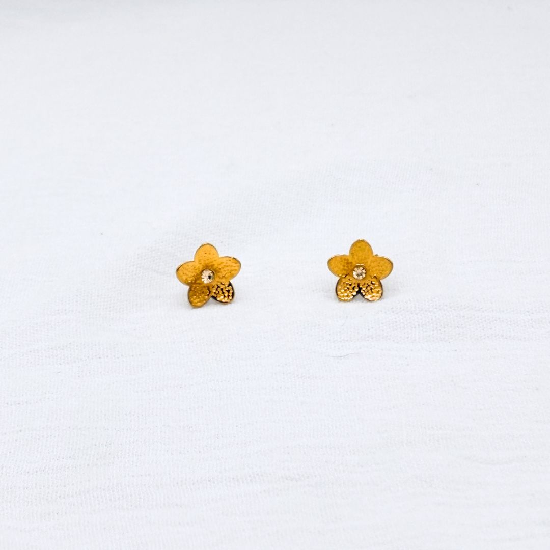 ARETES DE ACERO DE FLOR CON CRISTAL EN EL CENTRO AR3125G98 ARETES DE ACERO DE FLOR CON CRISTAL EN EL CENTRO AR3125G98