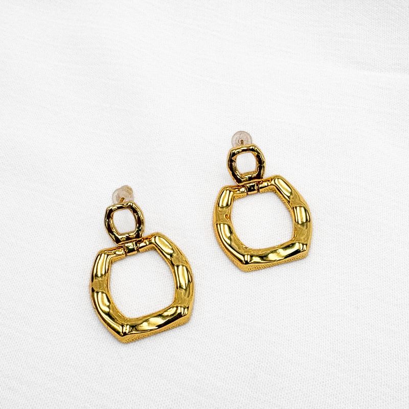 ARETES CUADRADOS DE 2 PIEZAS EN ACERO AR3159G33 ARETES CUADRADOS DE 2 PIEZAS EN ACERO AR3159G33