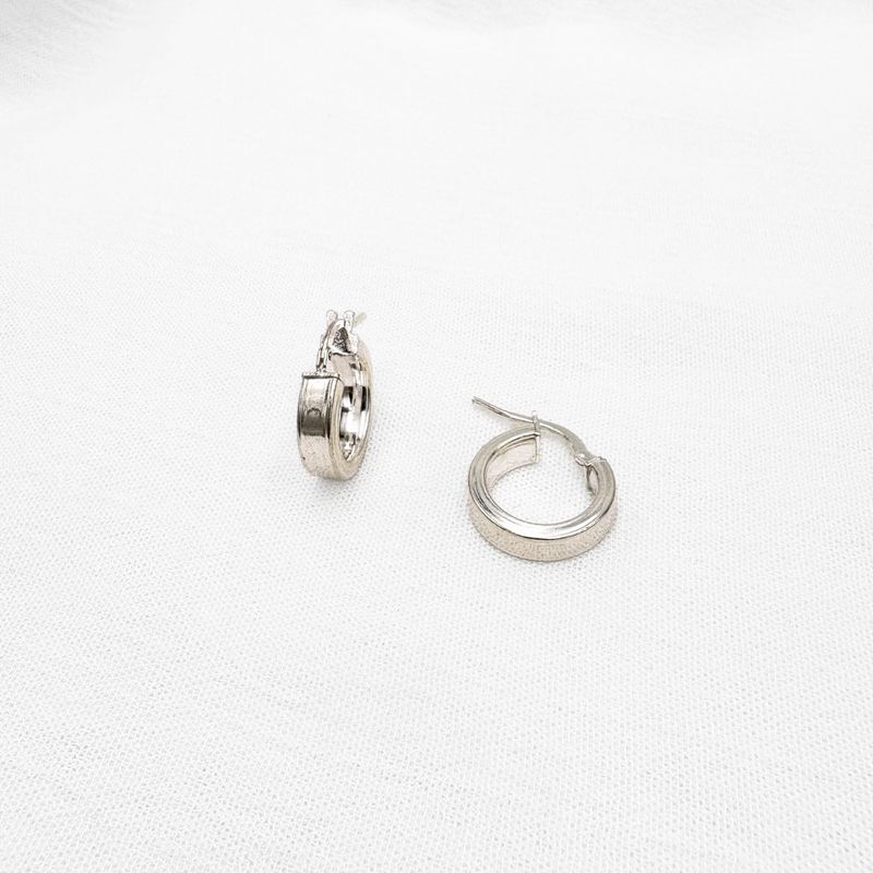 ARGOLLAS DE PLATA CON BANDA ACANALADA AG1885L22