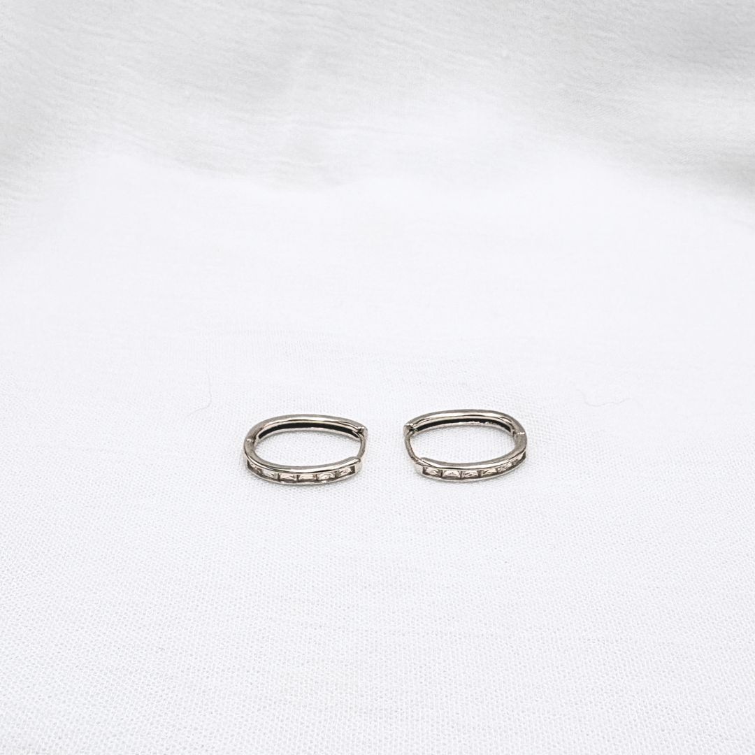 ARGOLLAS TIPO HUGGIES DE PLATA OVALADOS AG1886L22 ARGOLLAS TIPO HUGGIES DE PLATA OVALADOS AG1886L22