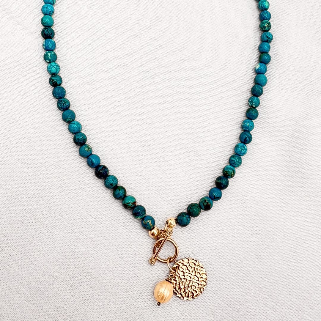OLLAR DE CUENTAS DE TURQUESA CON DIJES COLGANTES Y CIERRE TIMÓN EN PLATA CO1898F43 OLLAR DE CUENTAS DE TURQUESA CON DIJES COLGANTES Y CIERRE TIMÓN EN PLATA CO1898F43