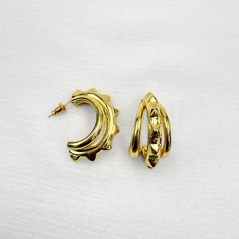 ARGOLLAS TRIPLE BANDA CON RELIEVE DE PICOS EN BAÑO DE ORO DE 24K AG1898G32