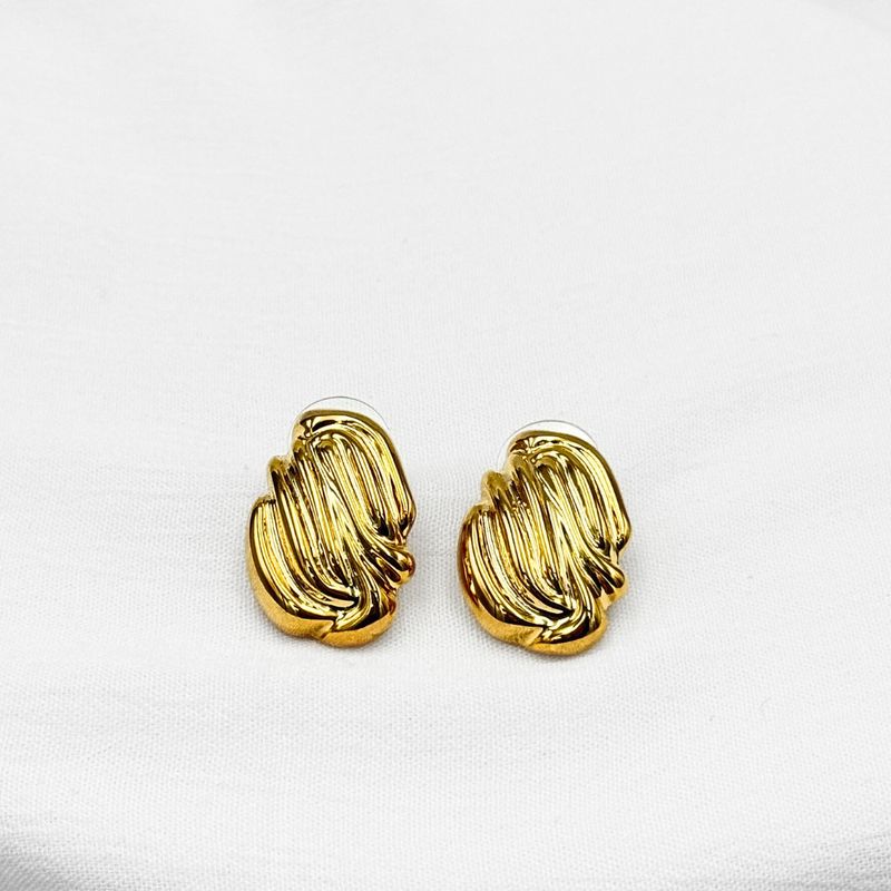 ARETES ESCULTURALES DE DISEÑO FLUIDO CON TEXTURA ACANALADA EN ACERO AR3176G30 ARETES ESCULTURALES DE DISEÑO FLUIDO CON TEXTURA ACANALADA EN ACERO AR3176G30