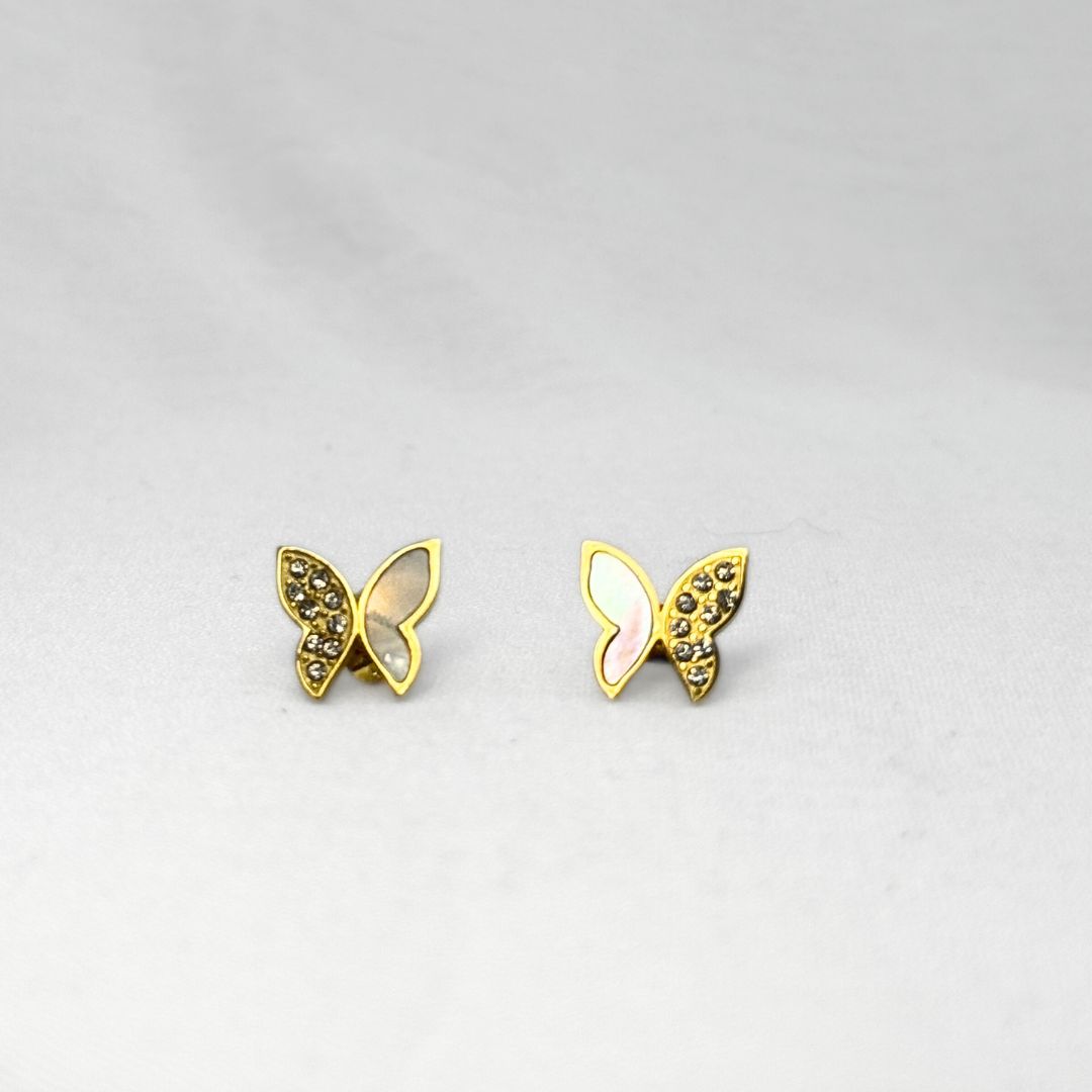 ARETES DE MARIPOSA EN ACERO CON MADRE PERLA Y CHISPAS DE CRISTAL EN BAÑO DE ORO DE 18K    AR3188G31