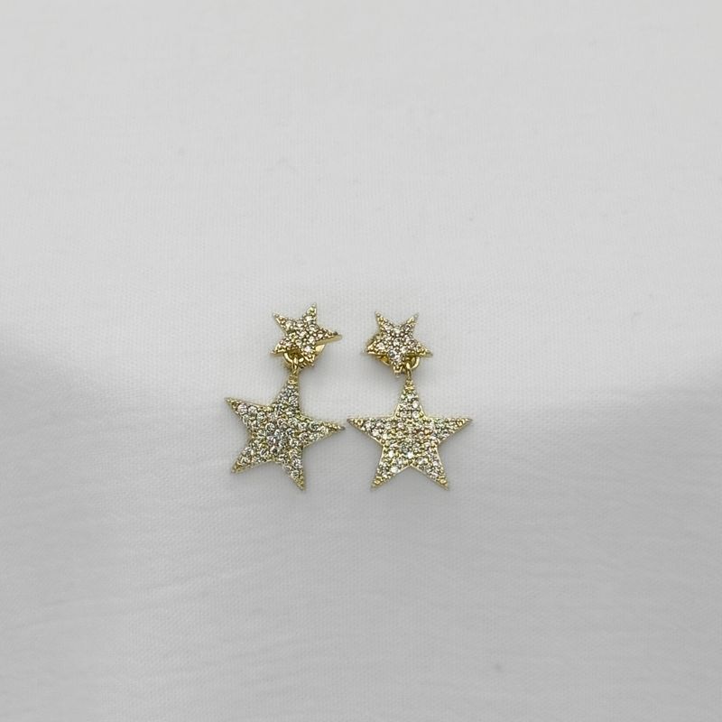 ARETES DE DOBLE ESTRELLA DE MICROPAVÉ DE CRISTALES EN BAÑO DE ORO DE 18K AR3187G30 ARETES DE DOBLE ESTRELLA DE MICROPAVÉ DE CRISTALES EN BAÑO DE ORO DE 18K AR3187G30