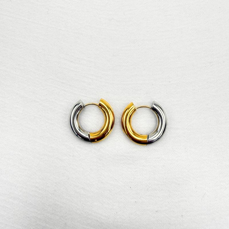 ARGOLLAS TUBULARES BITONO CON DISEÑO SIMÉTRICO EN ACERO   AG1892G36