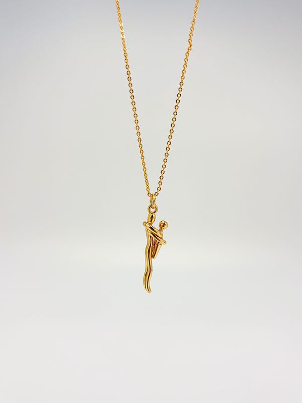 Collar  con dije de abrazo eterno en baño de oro CO1914G94