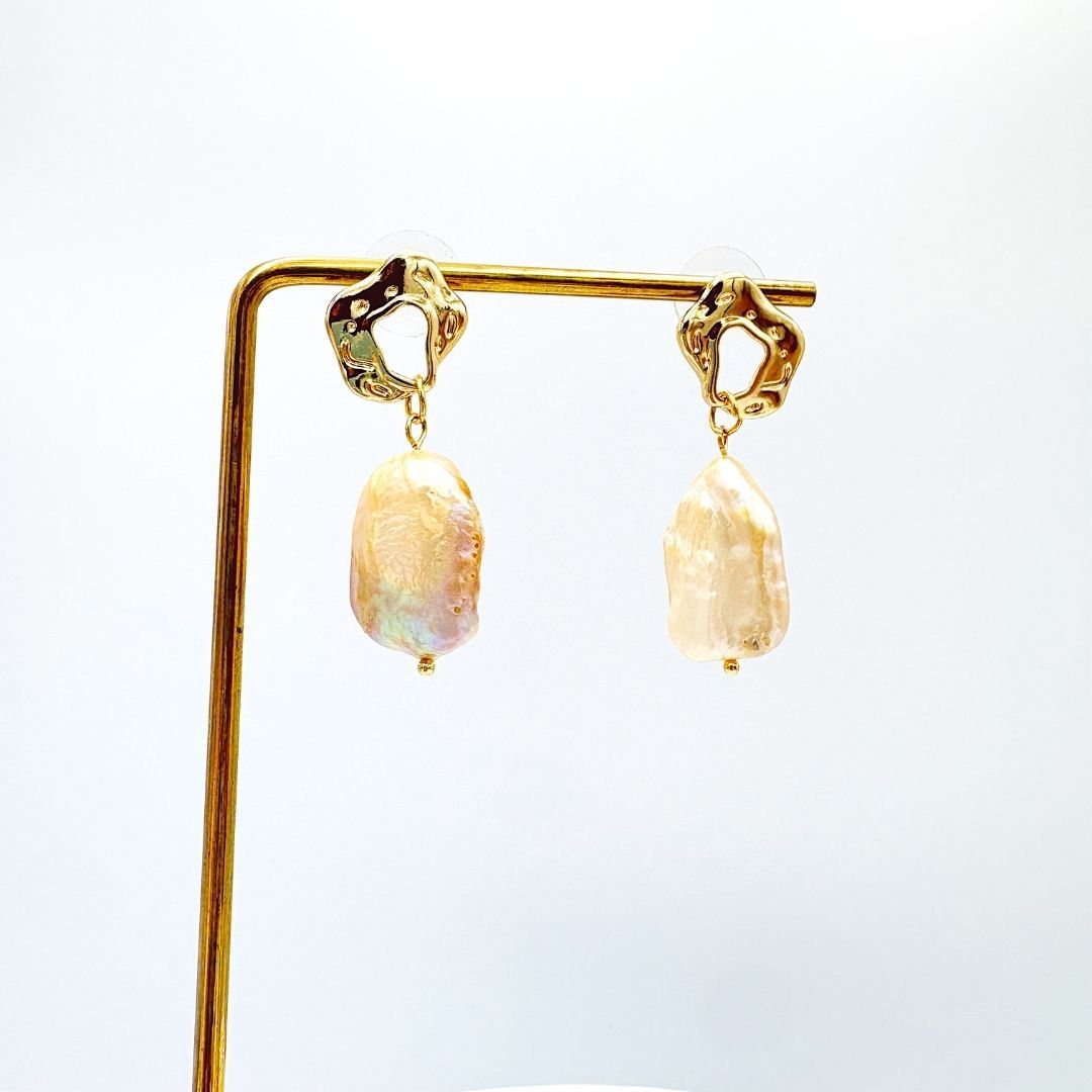 ARETES DE PERLA CULTIVADA EN BAÑO DE ORO AR3211G47 ARETES DE PERLA CULTIVADA EN BAÑO DE ORO AR3211G47