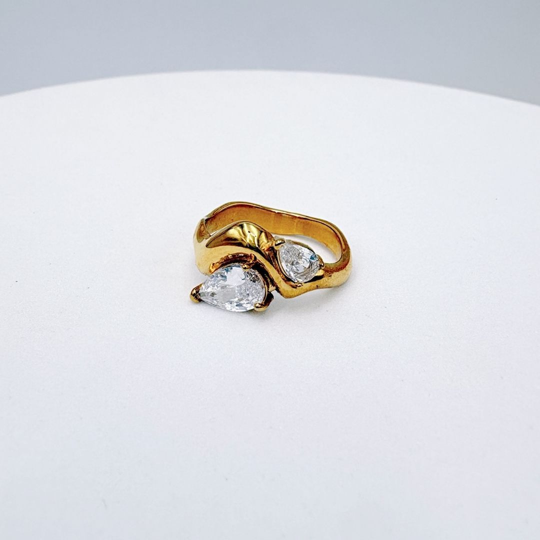 ANILLO CON DOBLE CIRCONIA EN CORTE PERA  EN ACERO TALLA 8 AN3950G44
