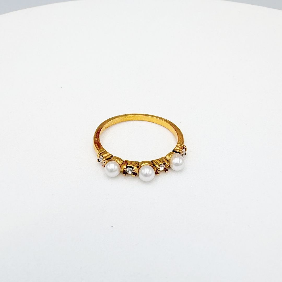 ANILLO CON 3 PERLAS EN ACERO TALLA 7 AN3970G26