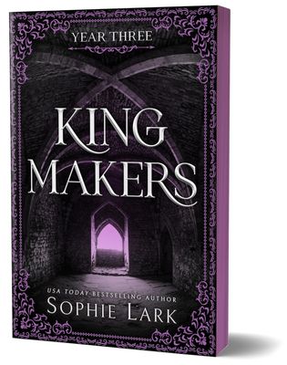 Kingmakers: Year Three (Deluxe Edition) (Kingmakers, 3)