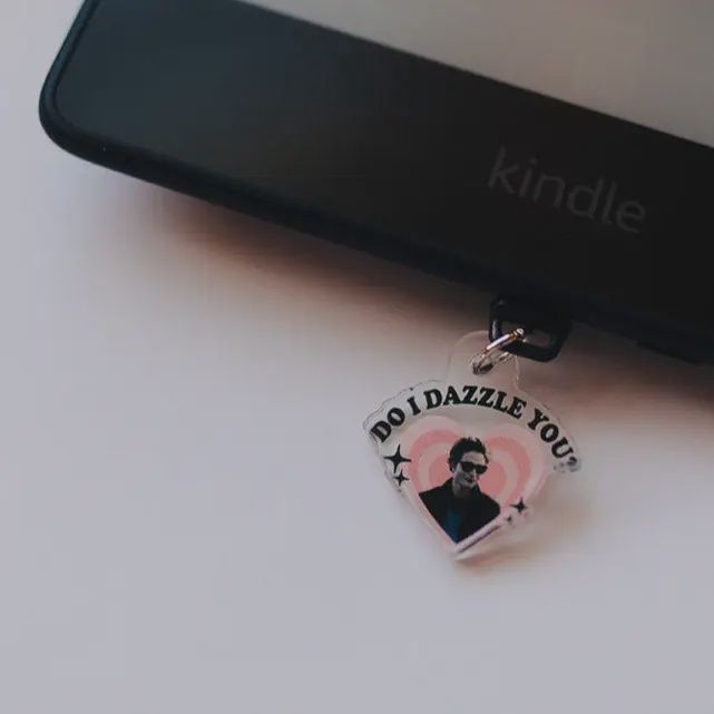 Acrylic Kindle Dust Plug Charm USB-C, Do I Dazzle You