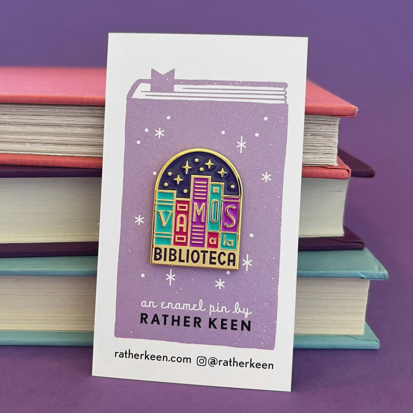 Vamos a la Biblioteca enamel pin - Let's Go to the Library, Option: default