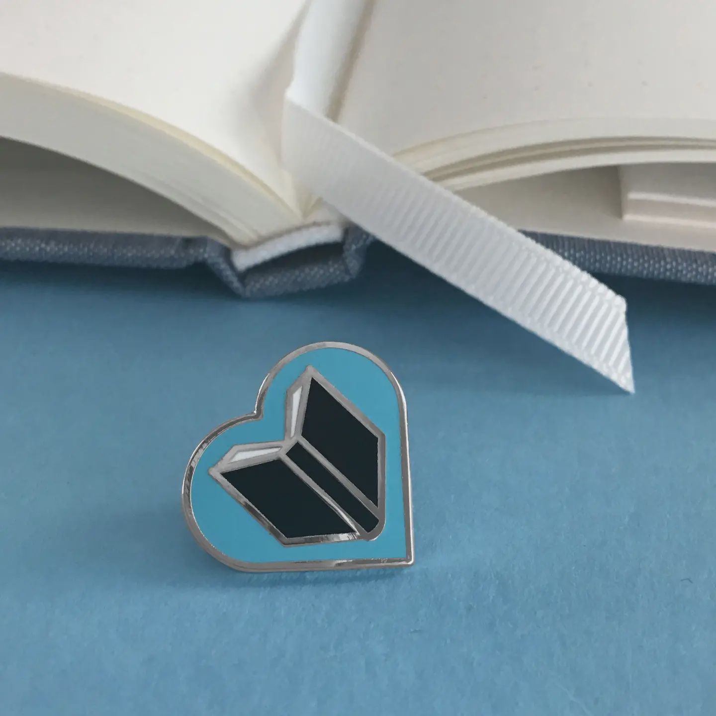Book Lover enamel pin - book heart pin