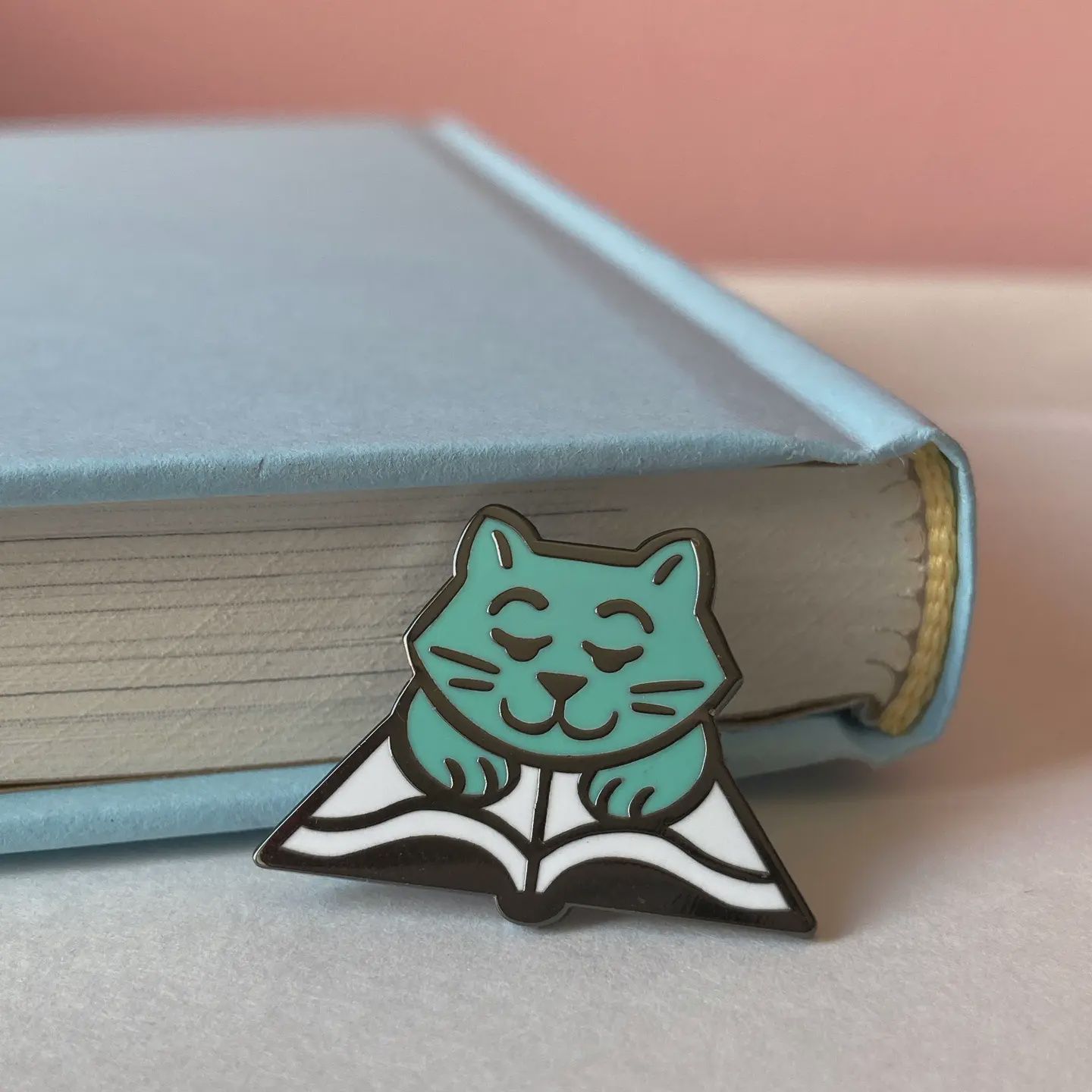 Book Cat enamel pin - Bookish gift - cat book