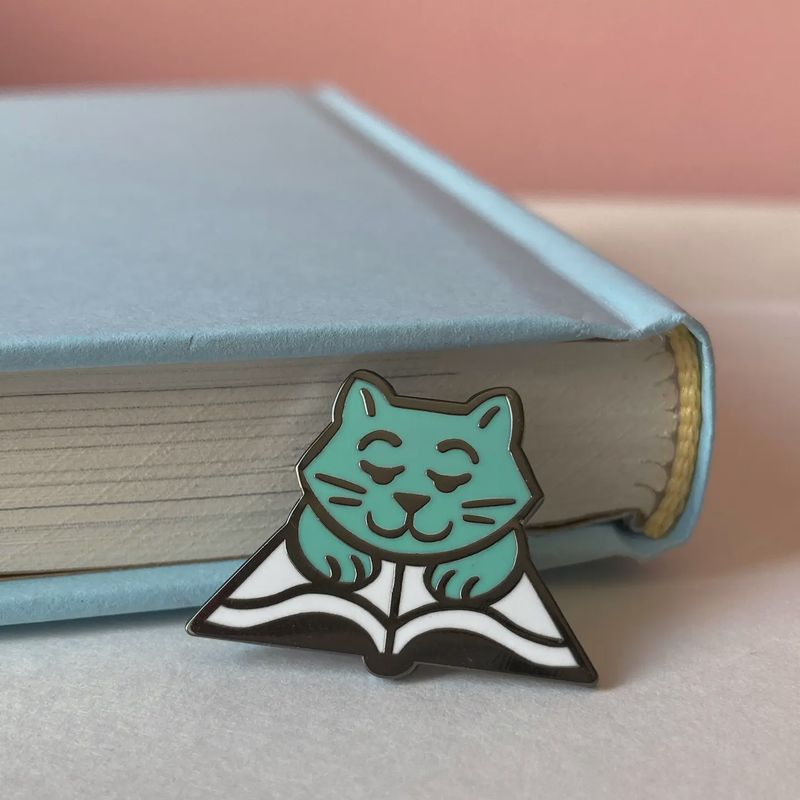 Book Cat enamel pin - Bookish gift - cat book