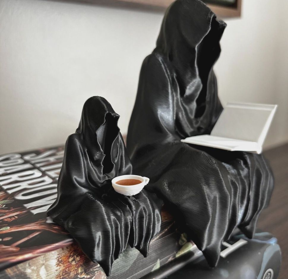 Acotar Bookshelf Suriel Holding a Teacup / Grim Reaper