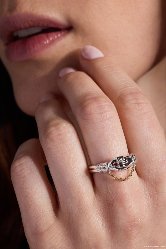 A Court of Thorns and Roses 'Keep Reaching Out Your Hand' Nesta &amp; Cassian Ring Set of 2