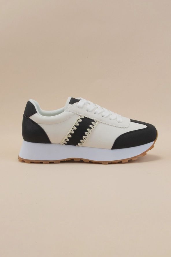 Poetry Stitched Edge Design Lightweight Sneakers